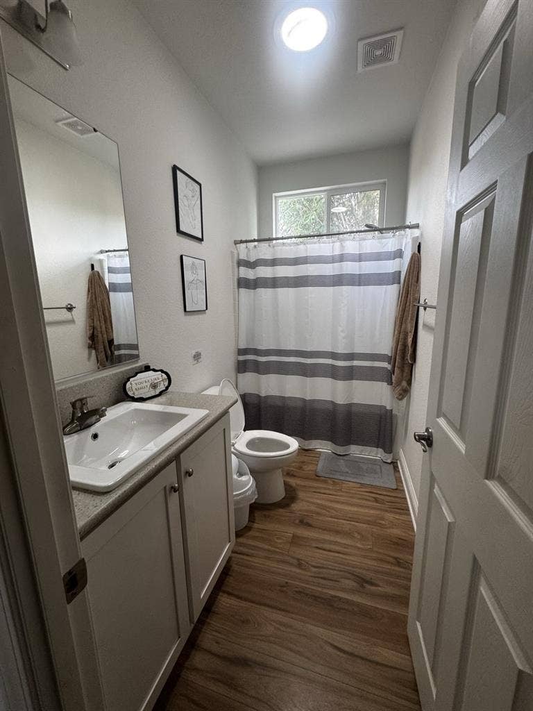 2 ROOMS AVAILABLE