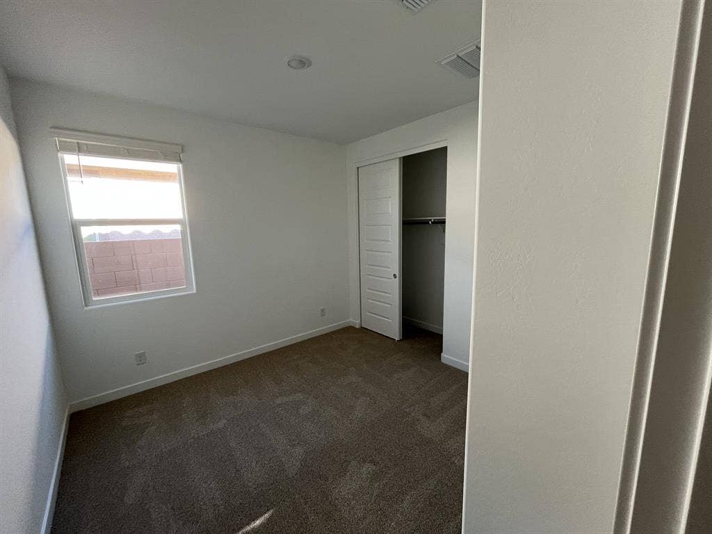 Room in Brand-New 5-Bedroom Home
