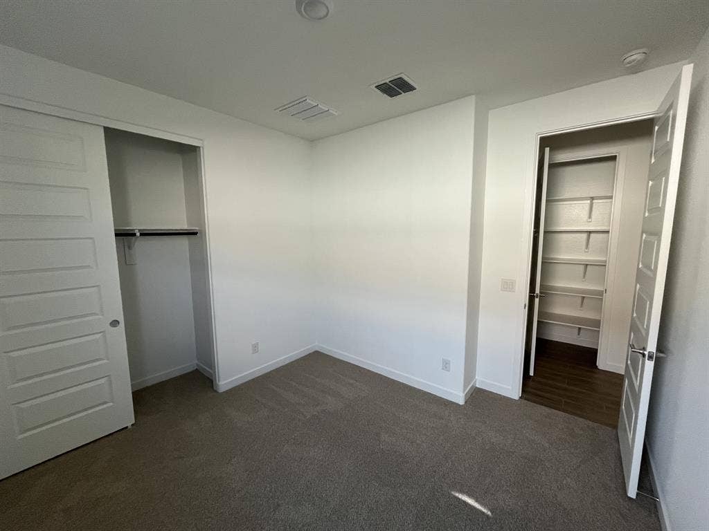 Room in Brand-New 5-Bedroom Home