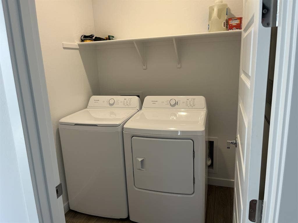 Room in Brand-New 5-Bedroom Home