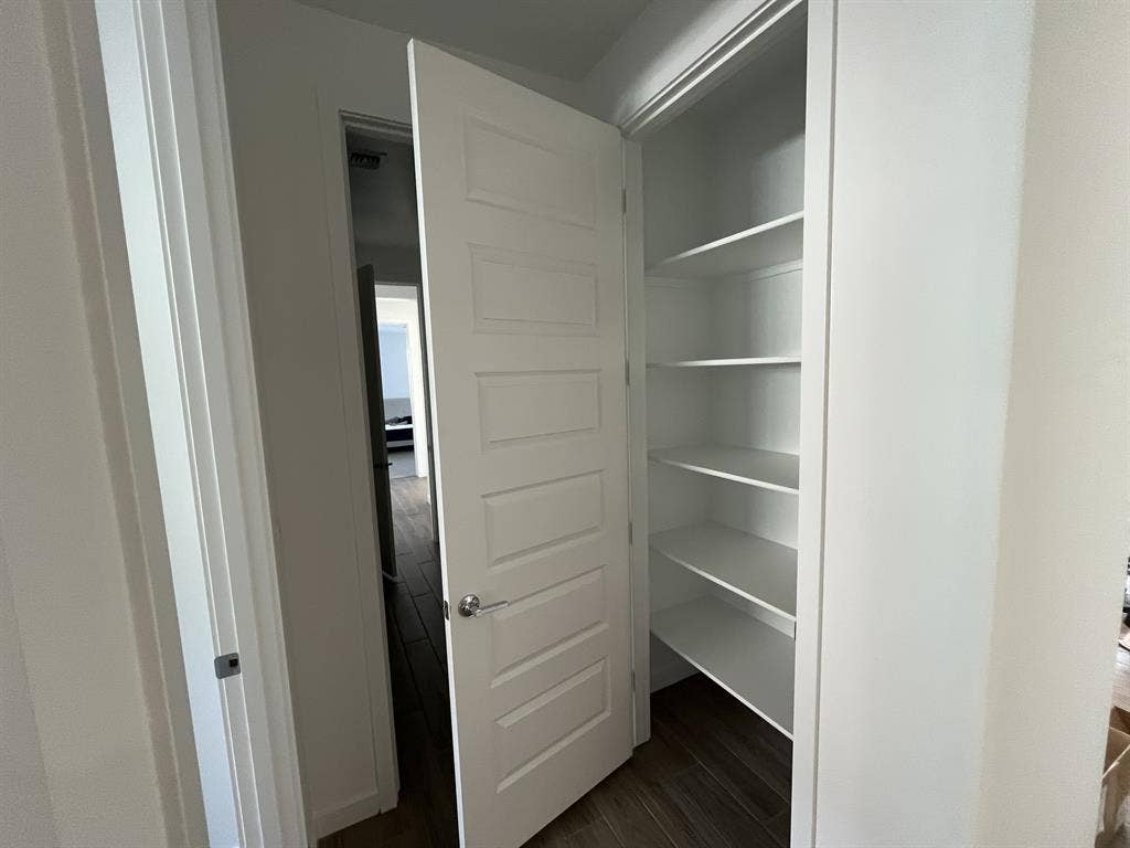 Room in Brand-New 5-Bedroom Home