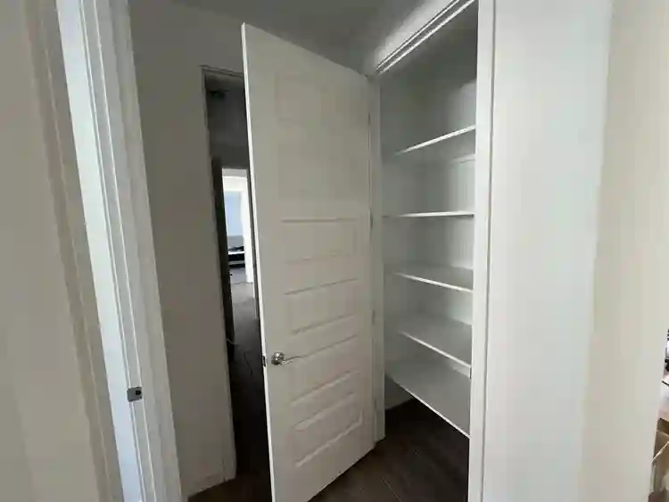 Room in Brand-New 5-Bedroom Home