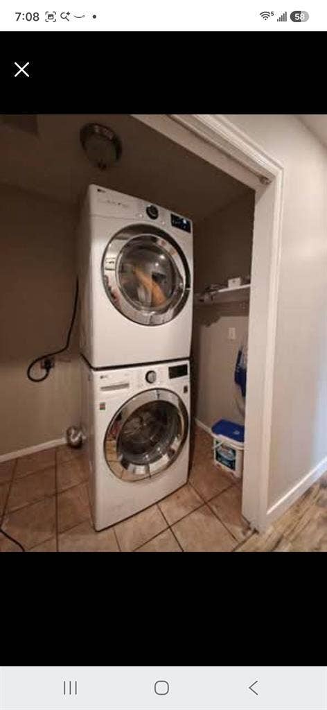 Private room for male Aug. 1