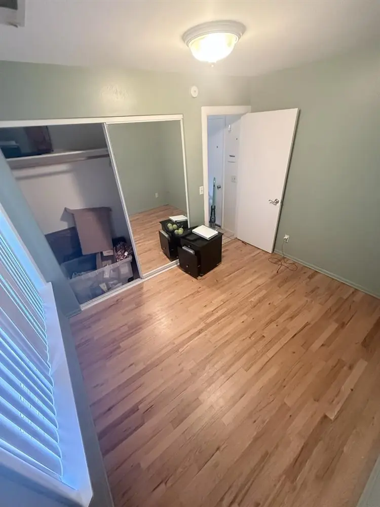 College student room for rent