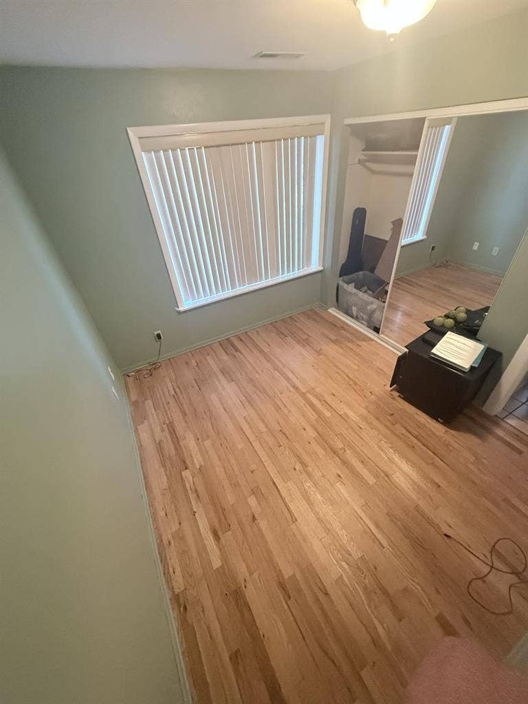 College student room for rent