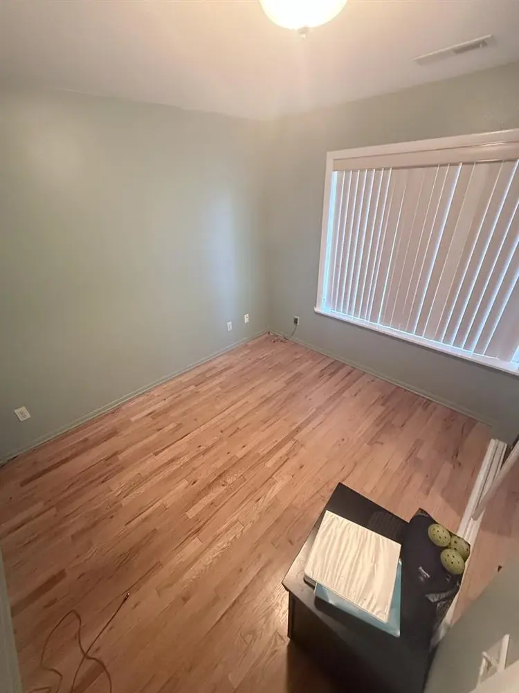 College student room for rent