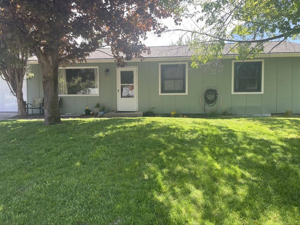 Seeking co-living rommate