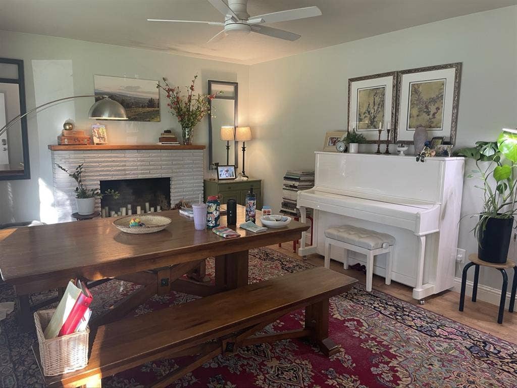 Seeking co-living rommate