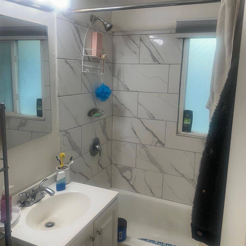 Room available in 4room home justme