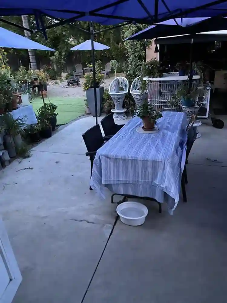 2 Rooms in 3 Bdrm House