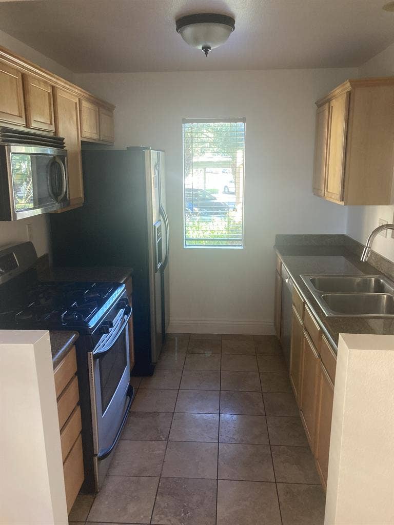 Roommate Wanted. 38M/dog