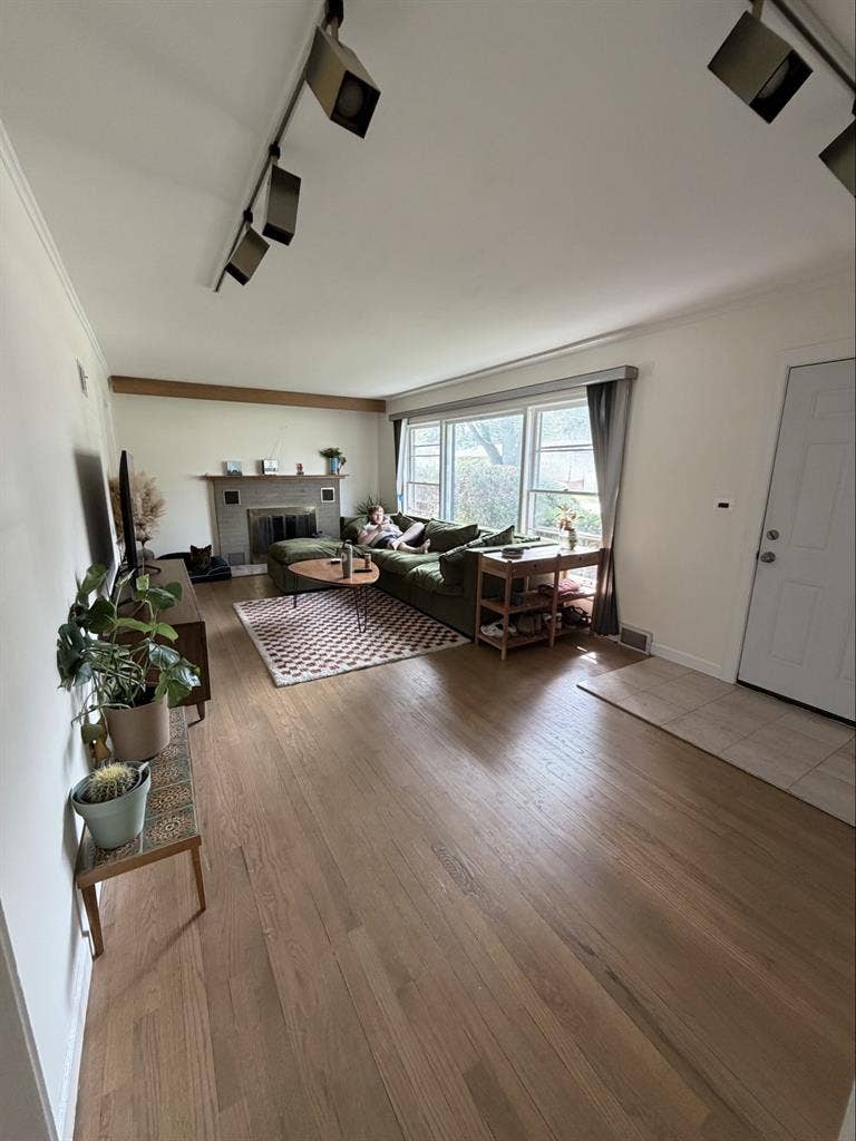 Room for rent (park ridge)