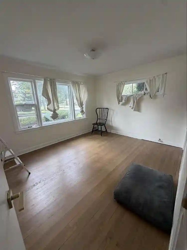 Room for rent (park ridge)