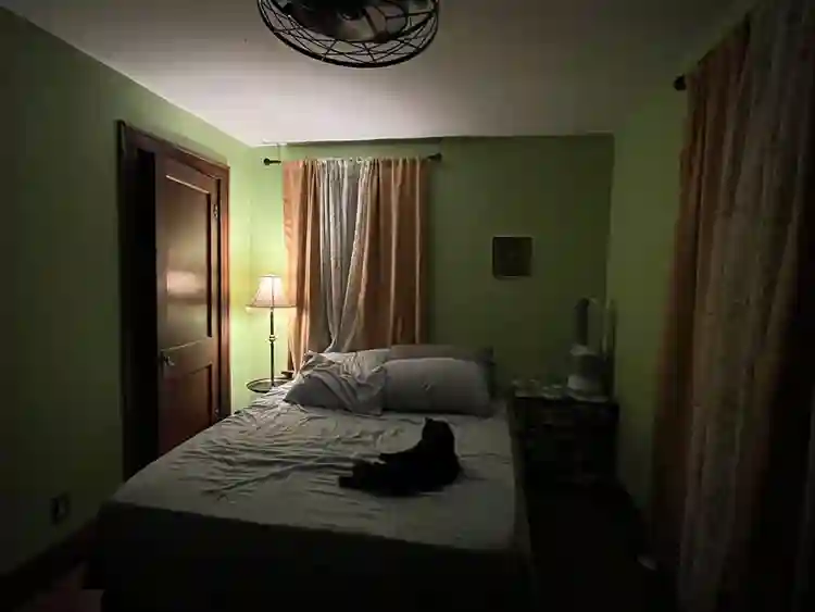 Room Available Near Downtown Aurora