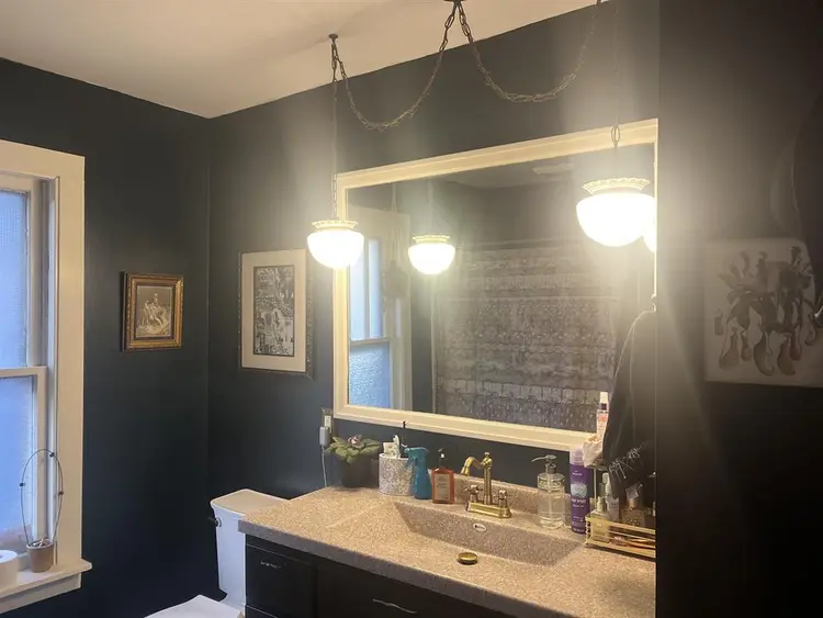 Room Available Near Downtown Aurora