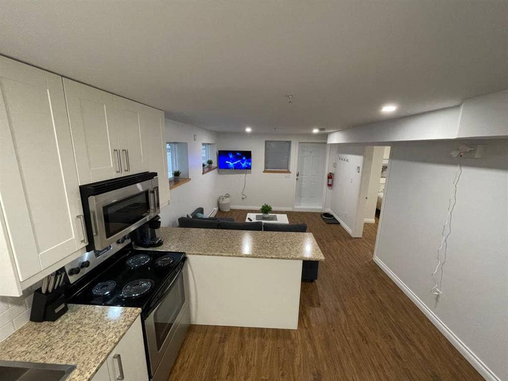 apartment furnished and private