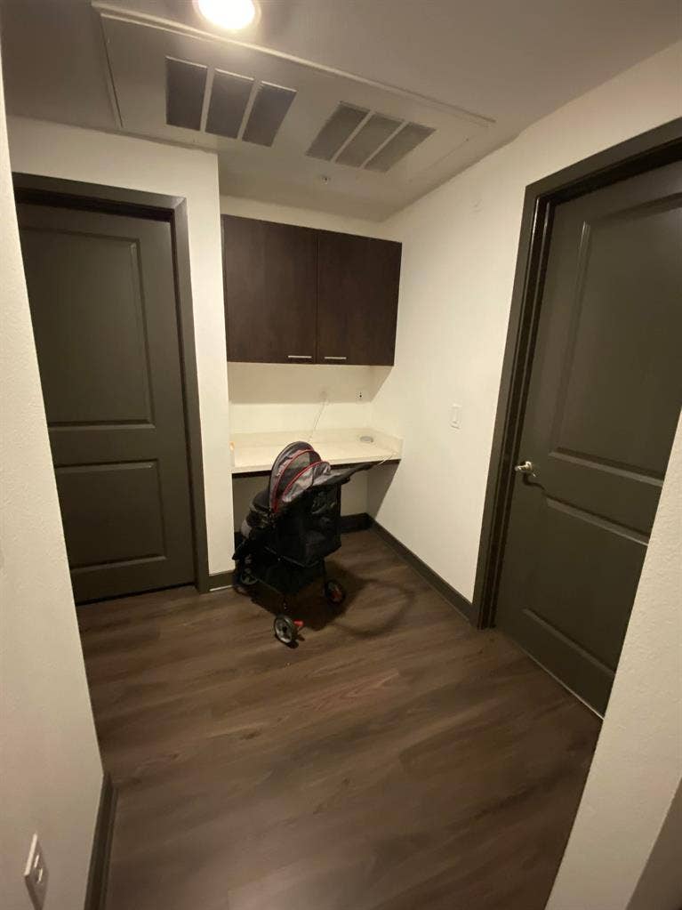 Looking for roomate