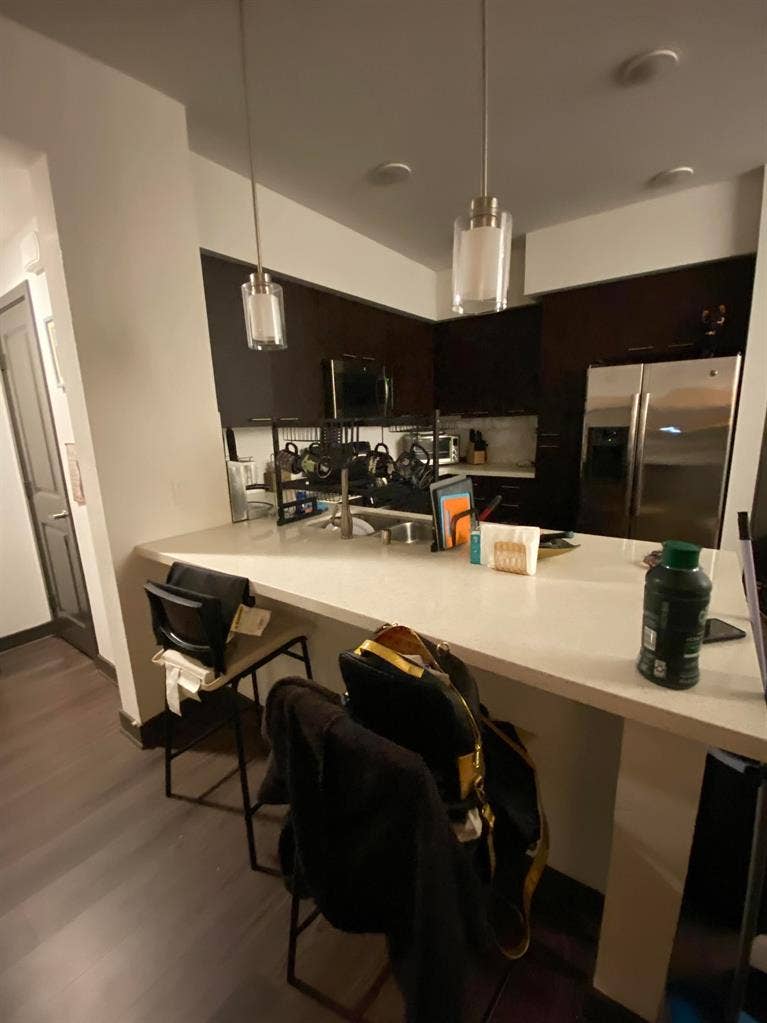 Looking for roomate