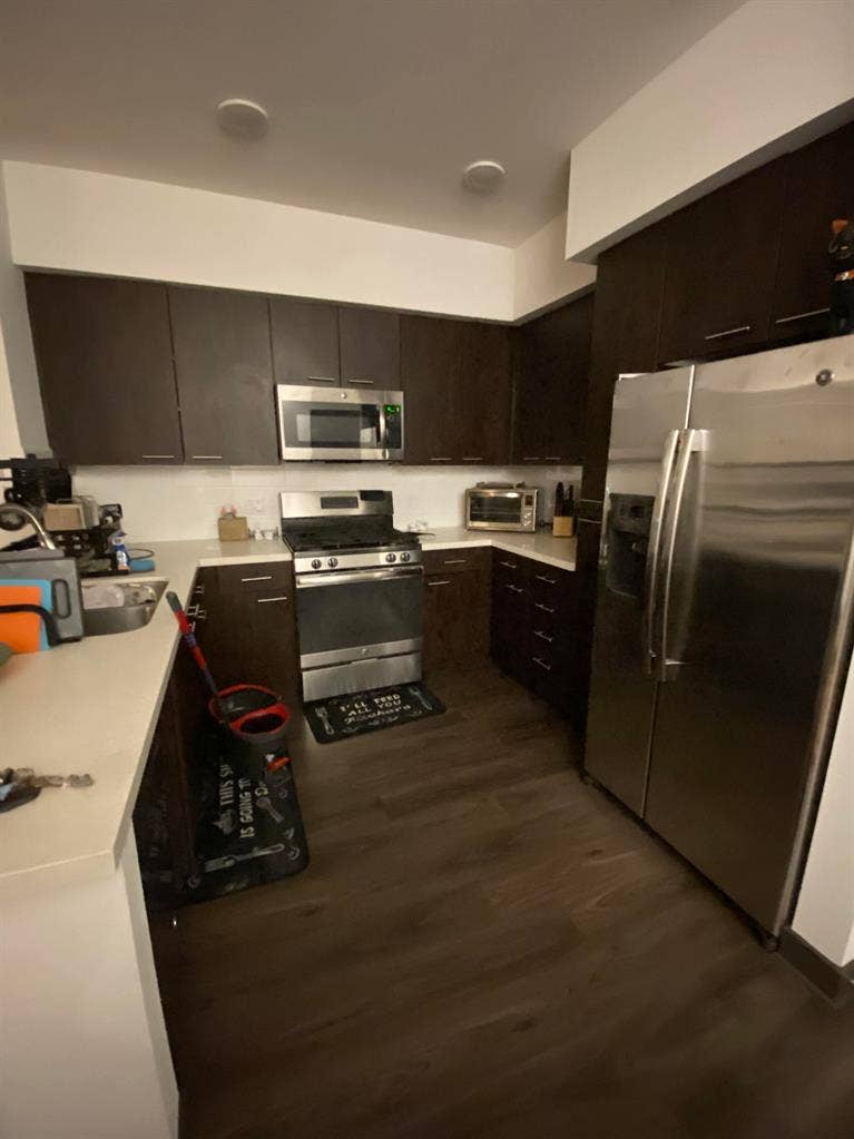 Looking for roomate