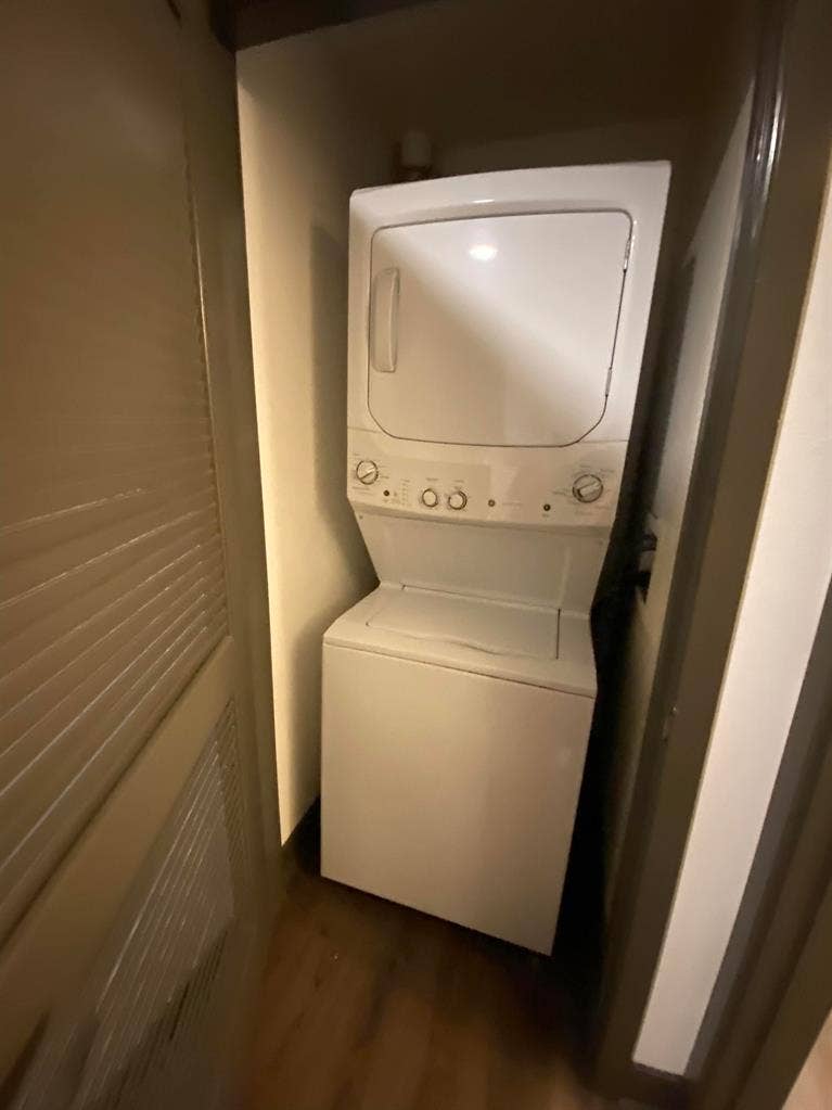 Looking for roomate