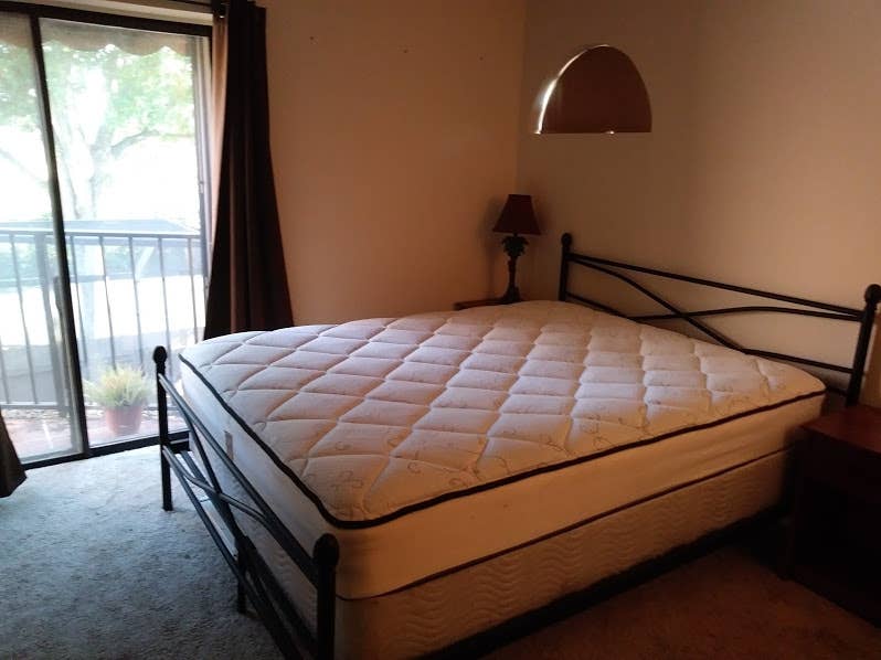 Private bed and bath in Greenacres