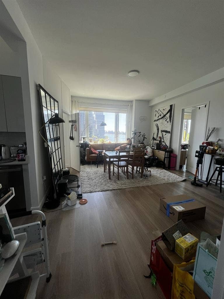 LIC Luxury 2BR+Flex | Room for One
