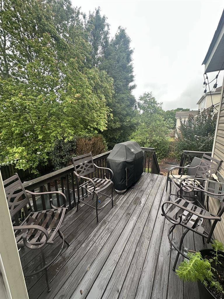 2 Bdrm Suite, w/ 1 bath + loft