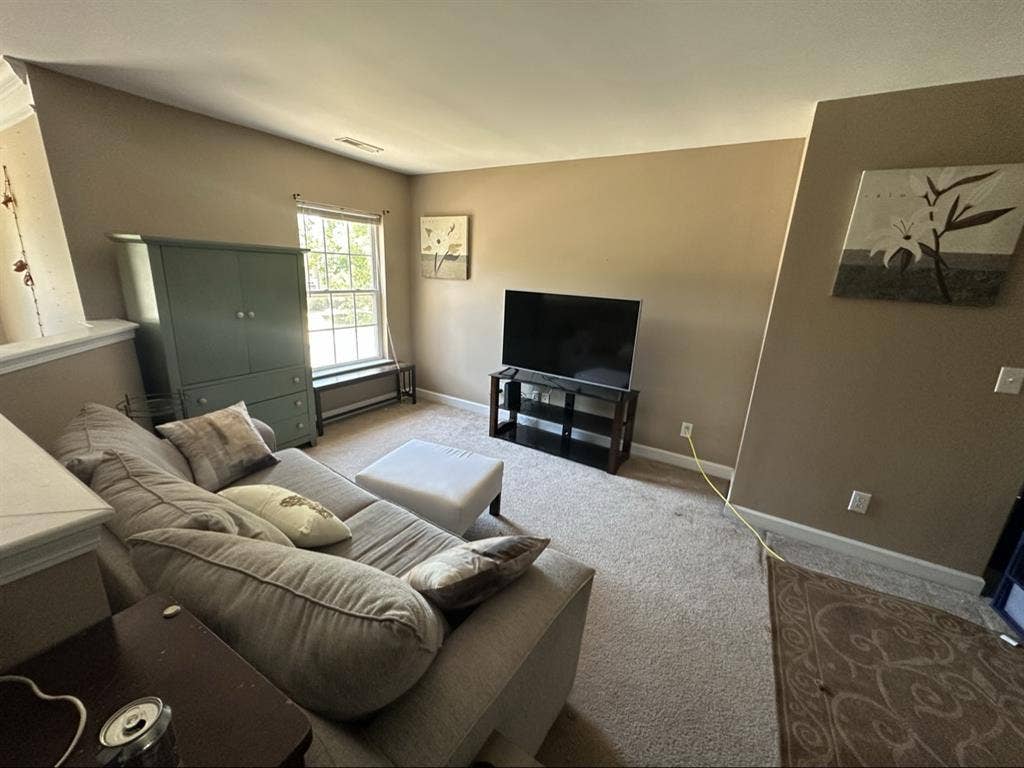 2 Bdrm Suite, w/ 1 bath + loft