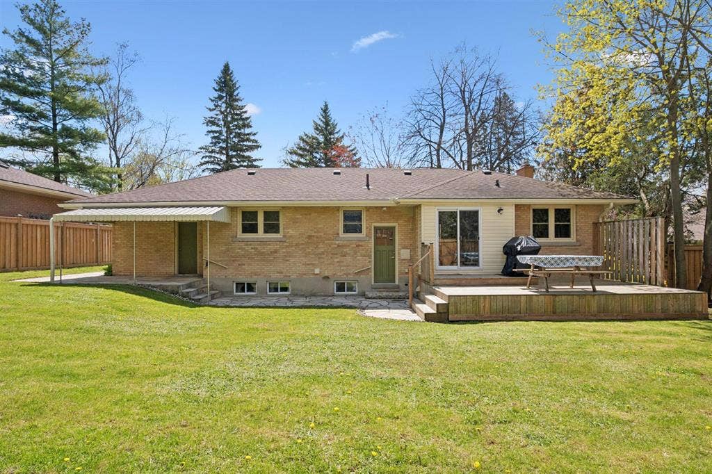 6 bedroom 3 bath house