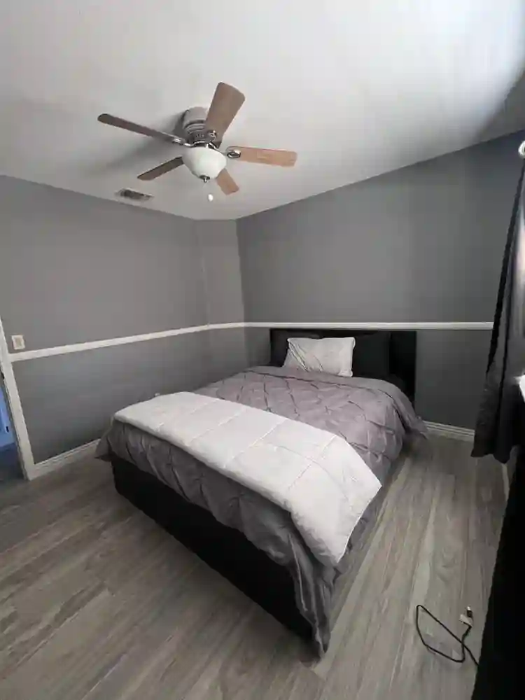Furnished room in Green Valley