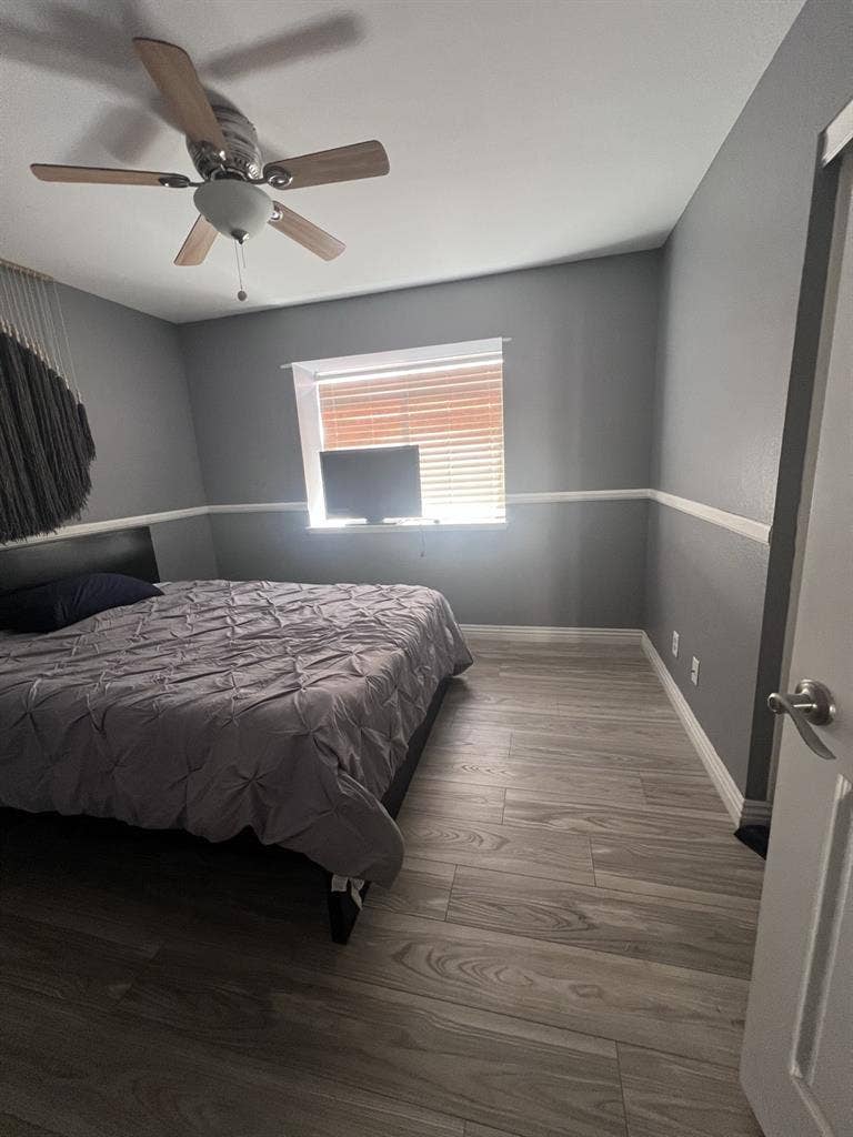 Furnished room in Green Valley