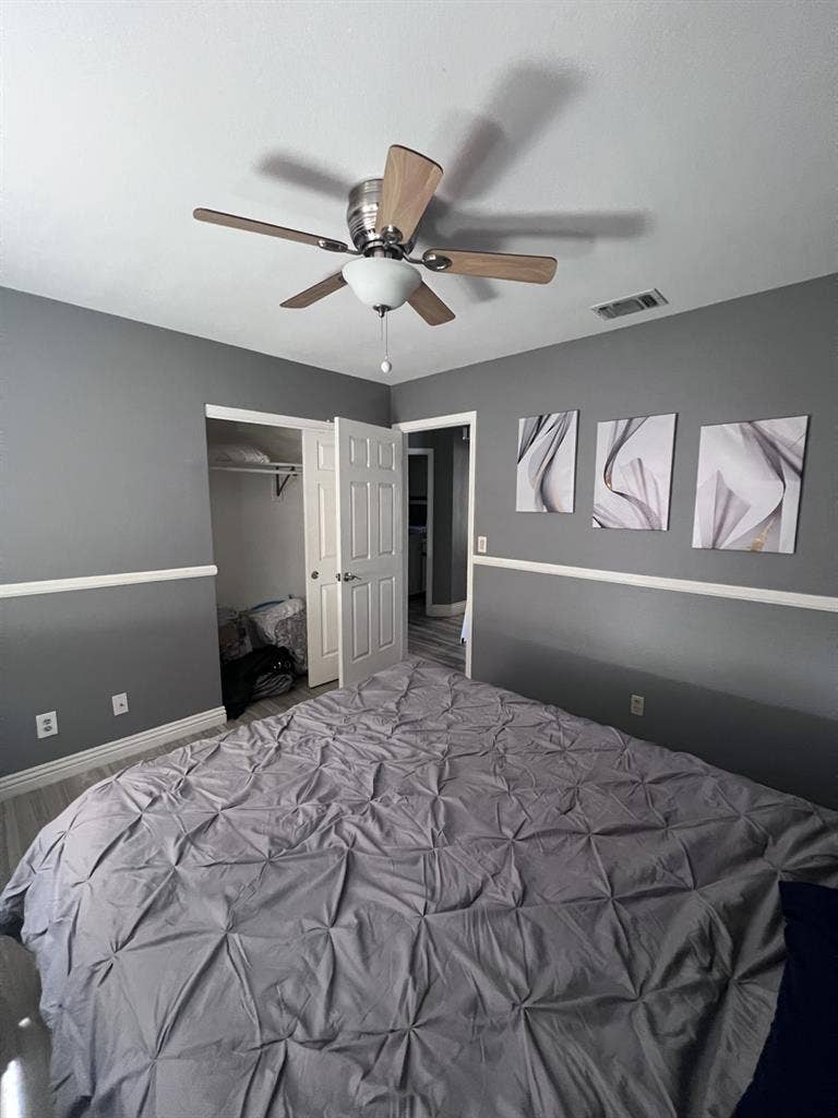 Furnished room in Green Valley