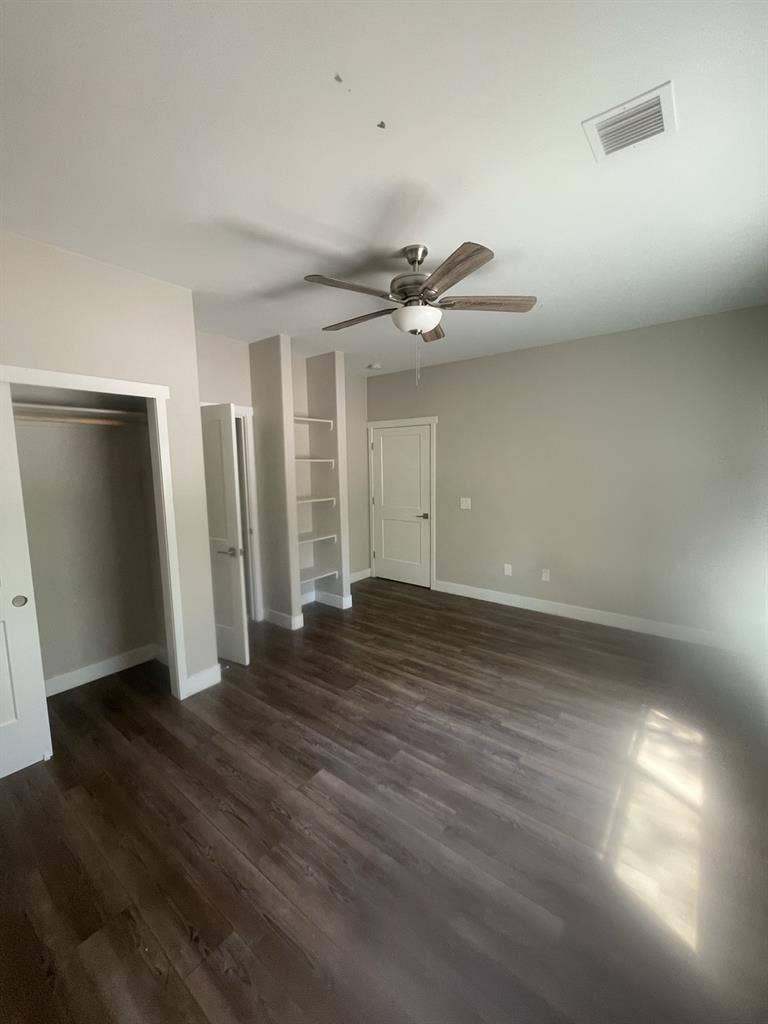 3 Rooms walking distance from NAUU