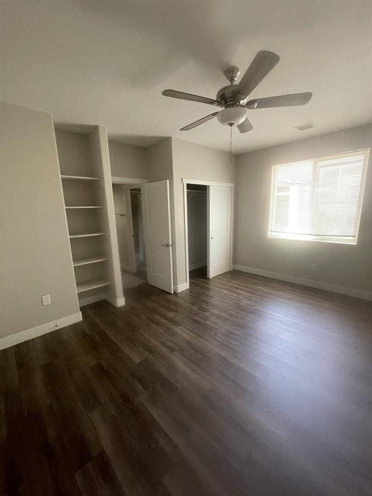 3 Rooms walking distance from NAUU