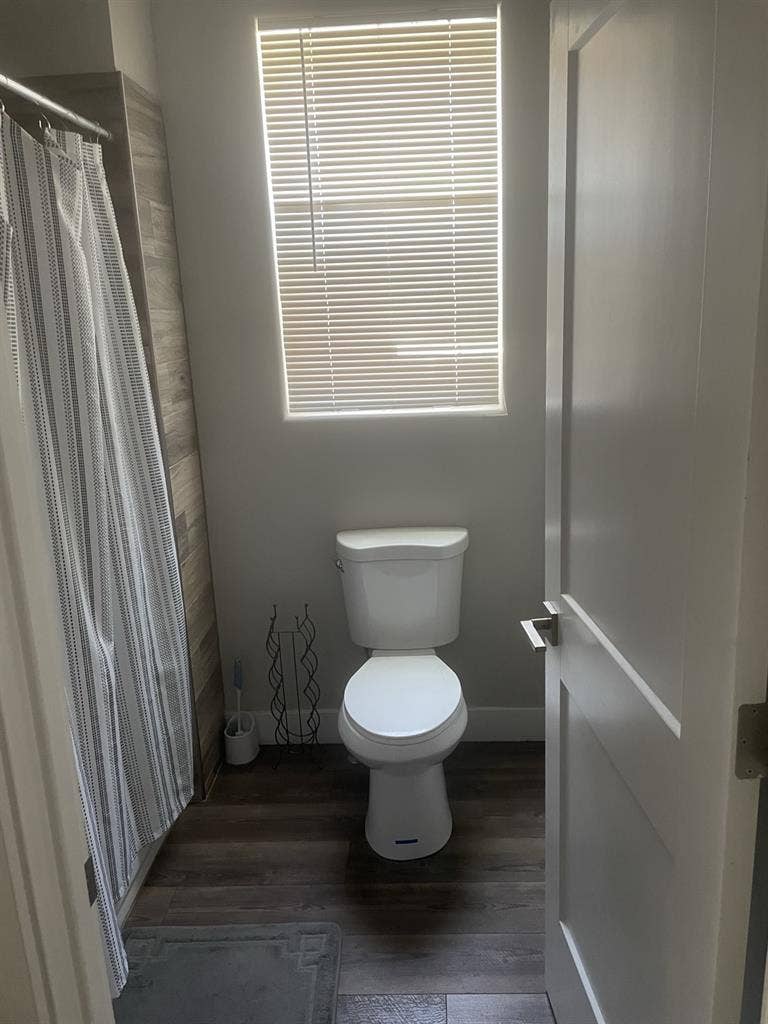 3 Rooms walking distance from NAUU
