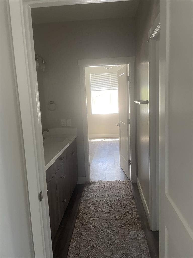 3 Rooms walking distance from NAUU