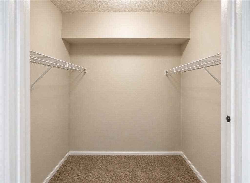Male Roommate Wanted (20s)