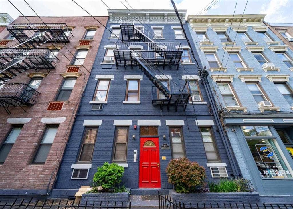 Fully furnished 1 bed, 1 bath