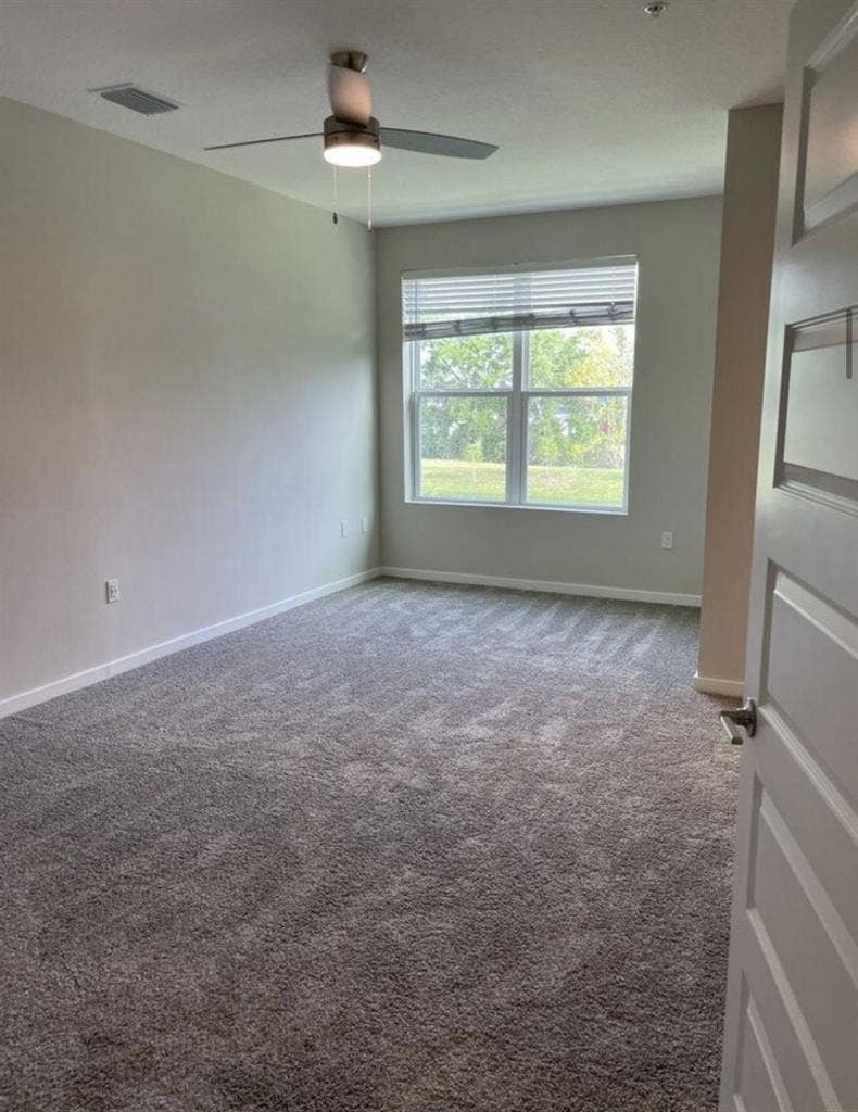 Looking for young respectful roomie