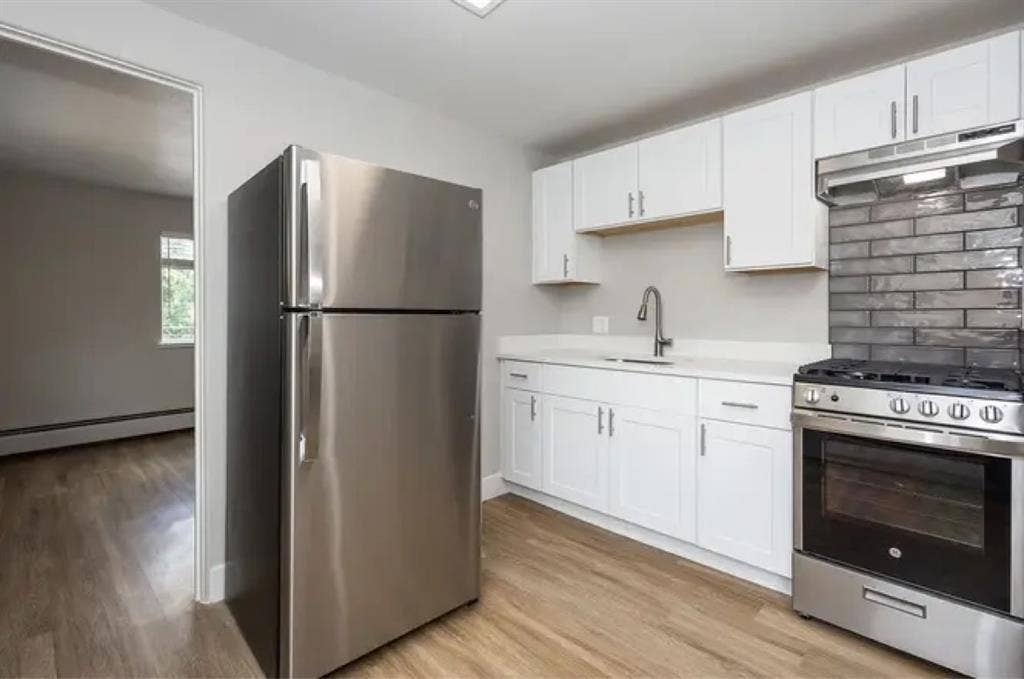 Fully Furnished 1 bed, 1 bath