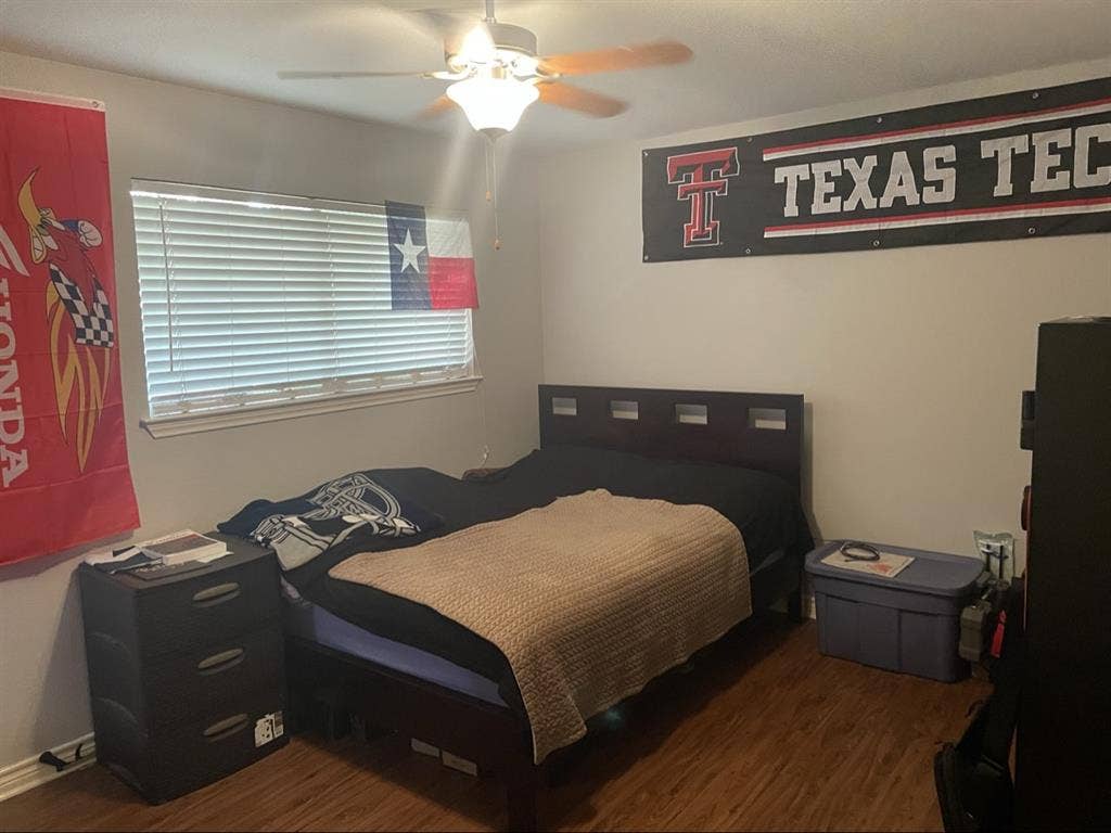 Roommate needed in Irving