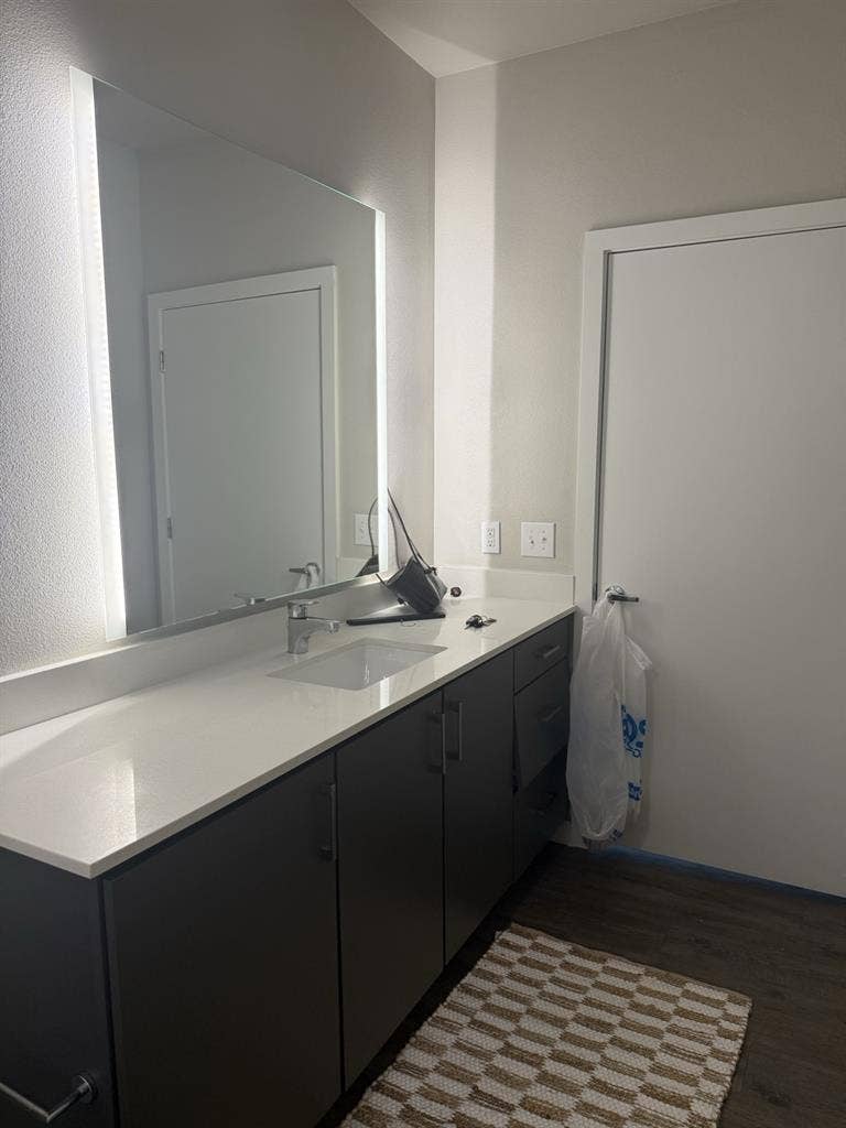 Bedroom with privet bathroom