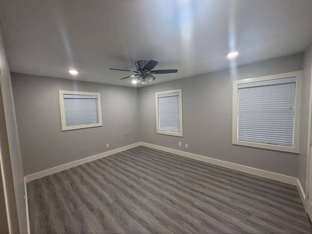 Room for rent, women only!!!
