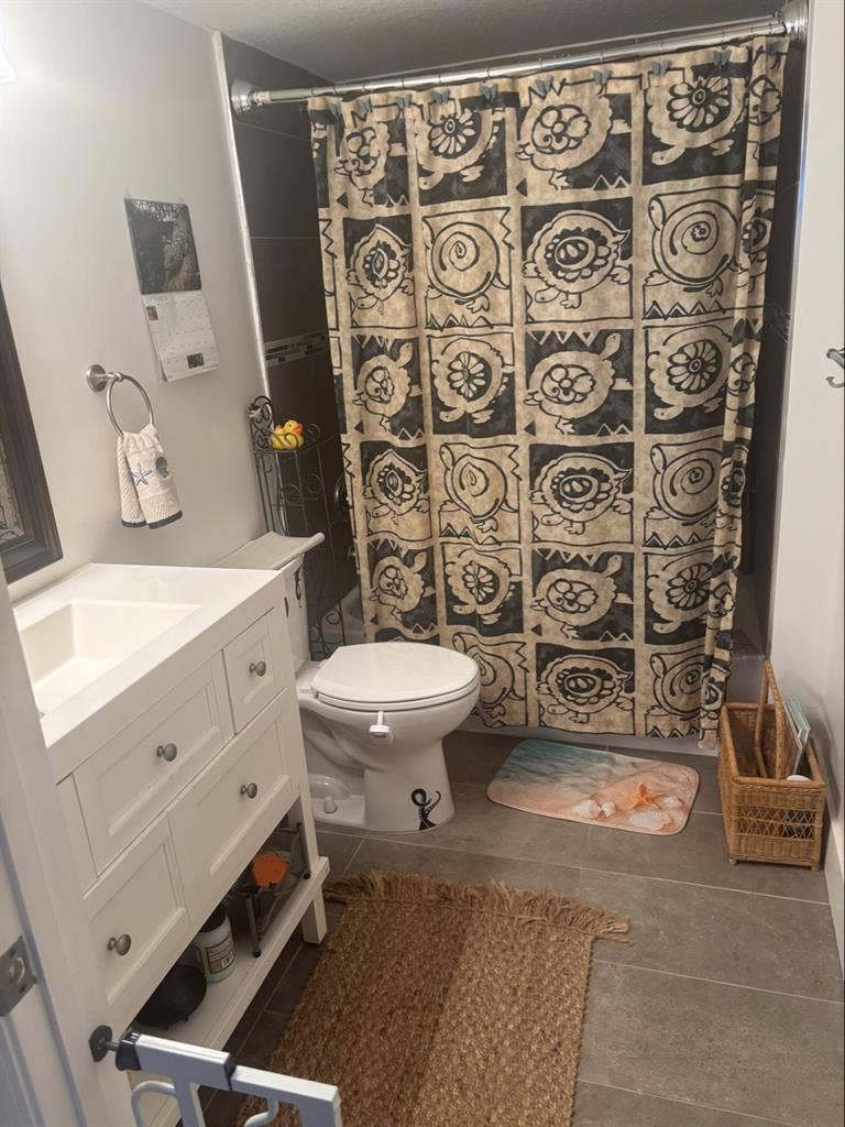 Sunny large room for rent