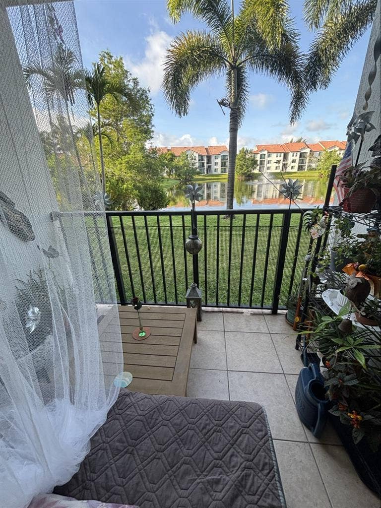 Sunny large room for rent