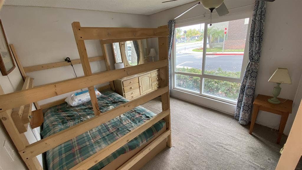 Room in W.Garden Grove (Utils incl)