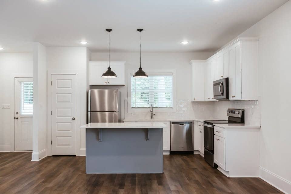4br Home for Rent ~1milefrom Campus