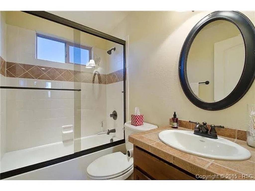 Room in Monument House!