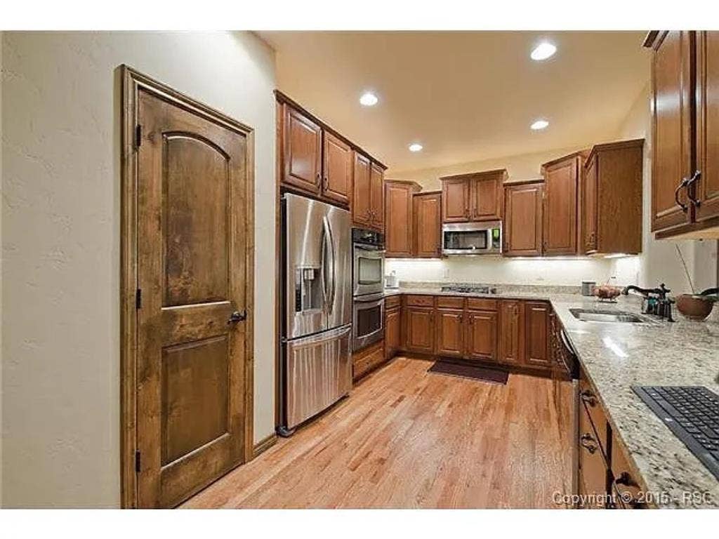 Room in Monument House!