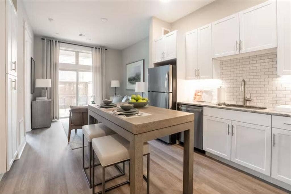 Fully furnished 1 bed, 1 bath